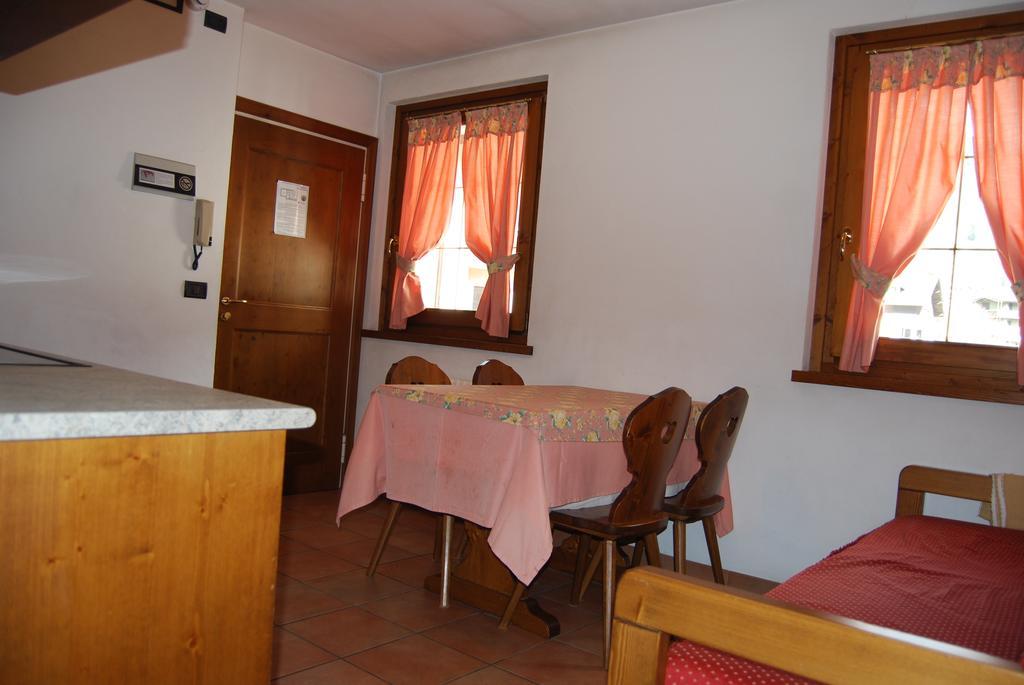 Chalet Gardenia Bormio Szoba fotó